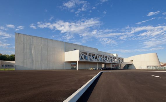 Photo de l'avant du Collège Robert-Doisneau de Sarralbe (57)